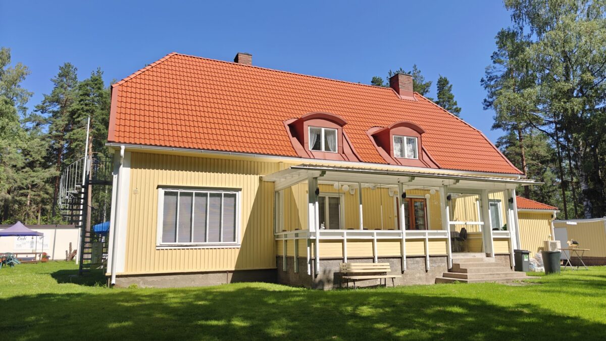 Valmis tiilikattoremontti Nurmijärvellä