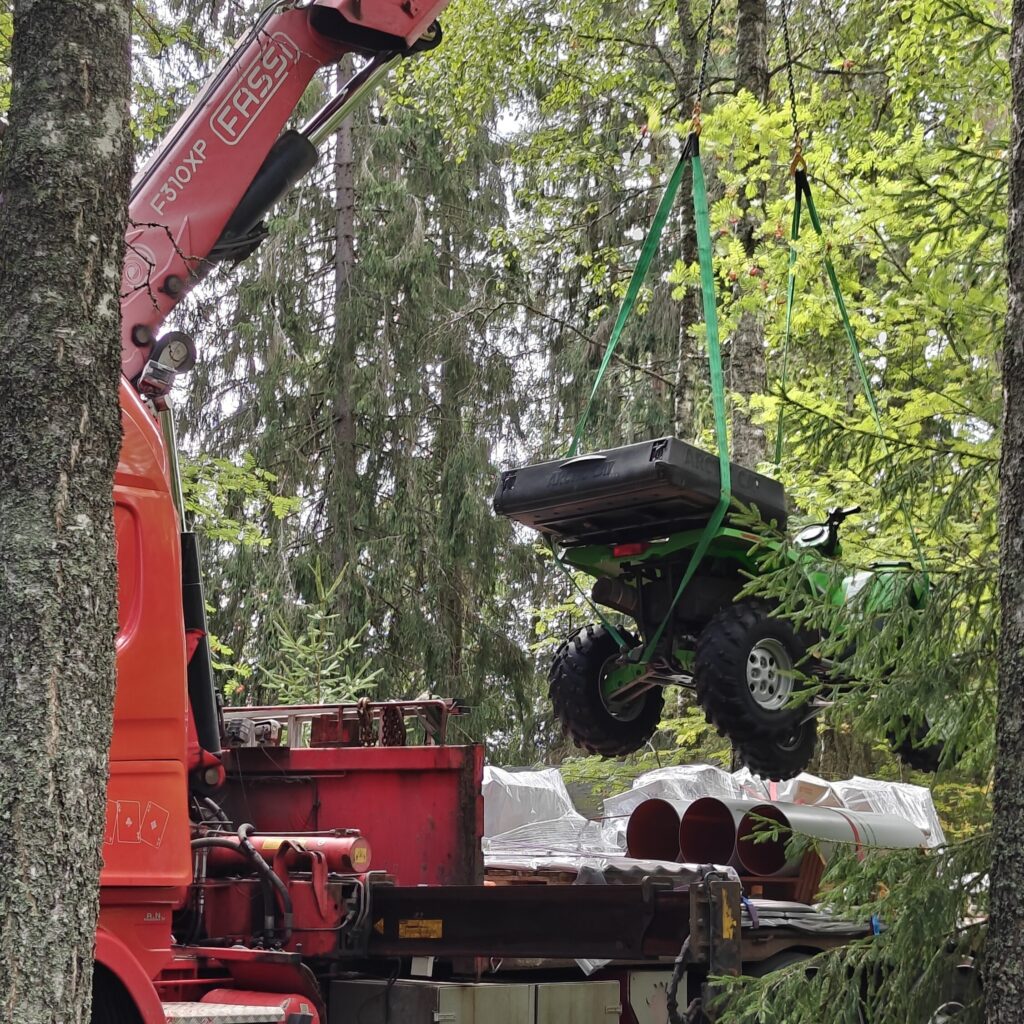 Kalustoa kattotarvikkeiden toimitukseen