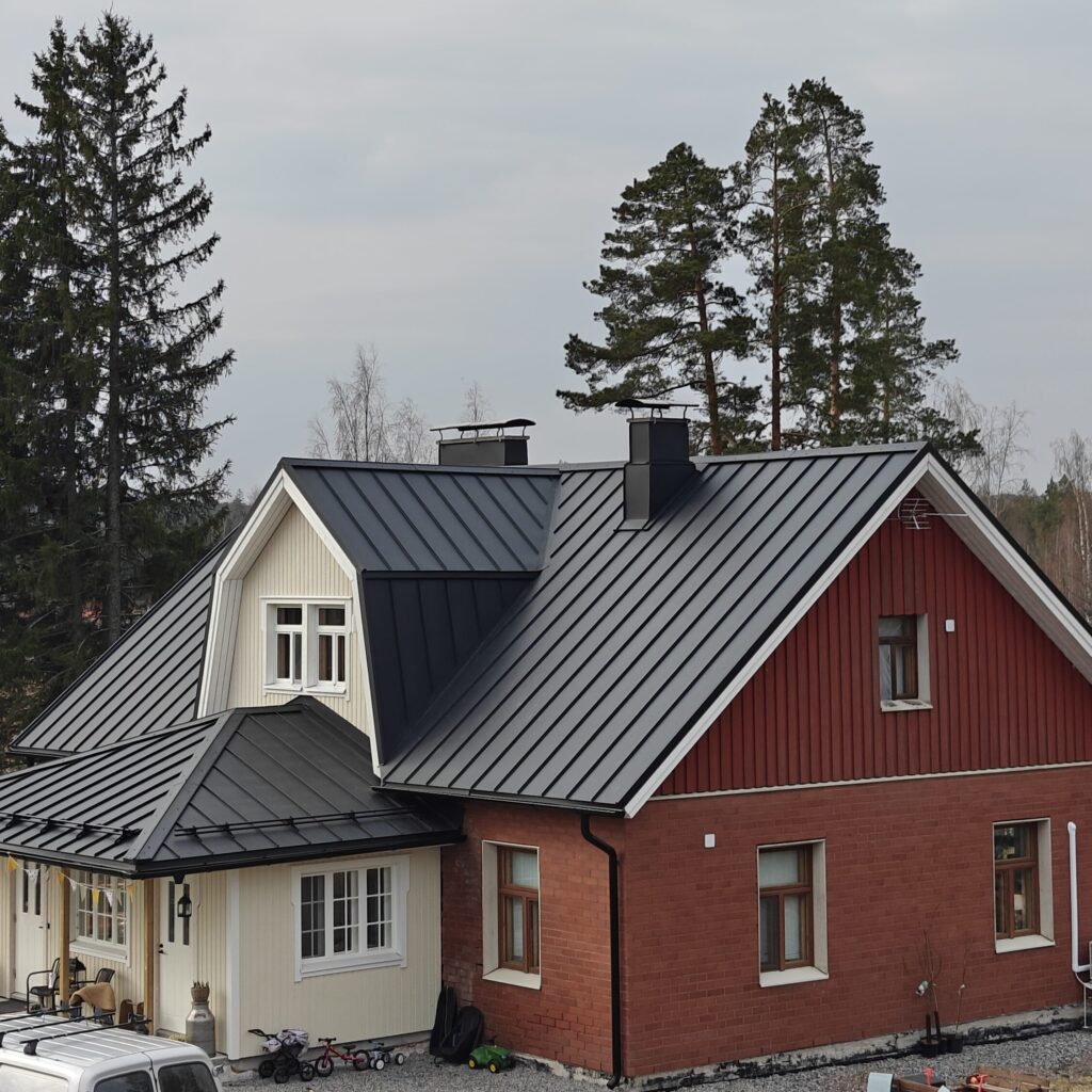 Uusi lukkosaumakatto lahdessa