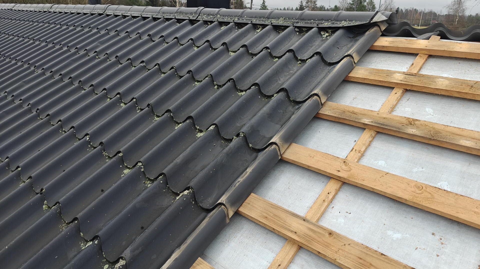 väärä-ruodejako-tiilikuviopelti